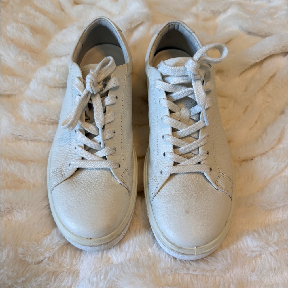eos Women's White Sneakers
